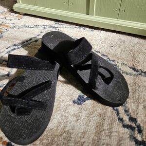 Black Beach Sandals